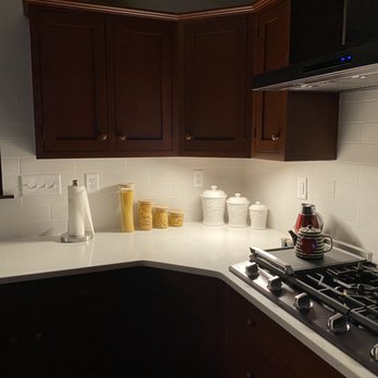 J. Curwick Flooring - Kitchen tile backsplash - Tiling Near Me J. Curwick Flooring - Kitchen tile backsplash - Tiling Near Me