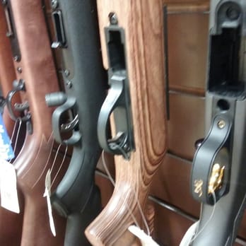 Buds Gun Shop & Range - What's missing? - Gun/Rifle Ranges Near Me - Sevierville, Tennessee