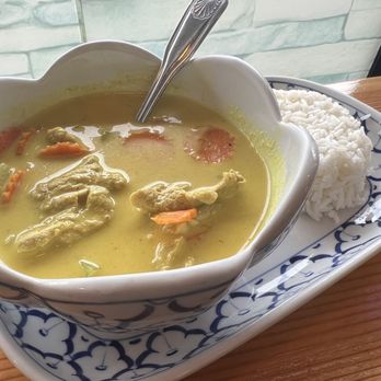 Lanna Thai Kitchen - Yellow Curry - Comfort Food Near Me - Beaverton, Oregon
