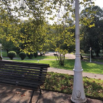 Parque Doña Casilda de Iturrizar - Park bench - Parks Near Me - Bilbao, BI