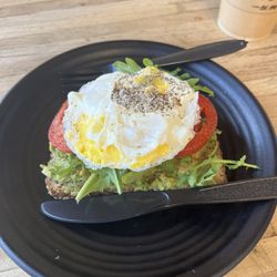 Hava Java - Mesa - Avocado toast with an egg