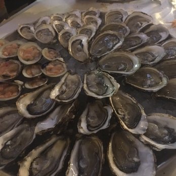 Good Catch Boil House - Assorted raw oysters and clams - Cajun/Creole Near Me - Markham, Ontario