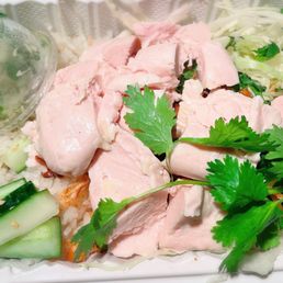 Lean Gai with 1/2 rice, 1/2 salad +2.00, Hainan Ginger/onion sauce.