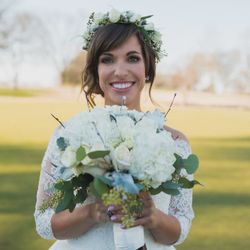 Details Nashville - Ashley looked beautiful at her wedding at Bluegrass Country Club