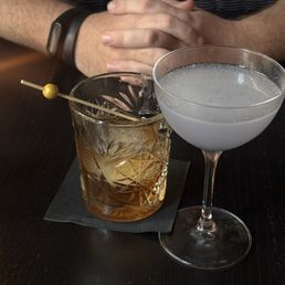 Aviation and Molto maker cocktails Aviation and Molto maker cocktails