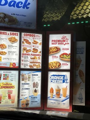 Menu photo 2 Wienerschnitzel Sacramento, CA