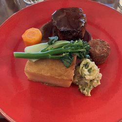 O' Neills Bistro - Beef filet with au gratin potato, beef croquette & leek.