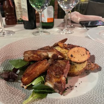Ristoro di Lamole - Pork ribs with rosemary potatoes were great - Tuscan Near Me - Greve in Chianti, FI Ristoro di Lamole - Pork ribs with rosemary potatoes were great - Tuscan Near Me - Greve in Chianti, FI