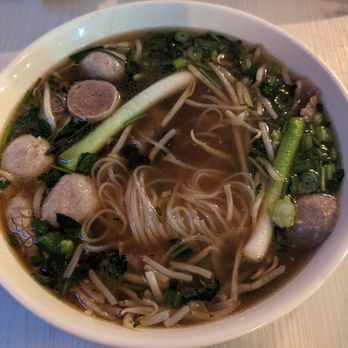 Khuu Bistro - Pho with rare steak and meatballs. - Vietnamese Near Me - Reseda, California Khuu Bistro - Pho with rare steak and meatballs. - Vietnamese Near Me - Reseda, California