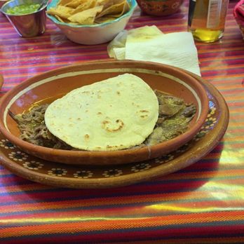 Birriería Las 9 Esquinas - Barbacoa de chivo. Con tortilla hecha a mano - Jaliscan Near Me - Guadalajara, JAL Birriería Las 9 Esquinas - Barbacoa de chivo. Con tortilla hecha a mano - Jaliscan Near Me - Guadalajara, JAL