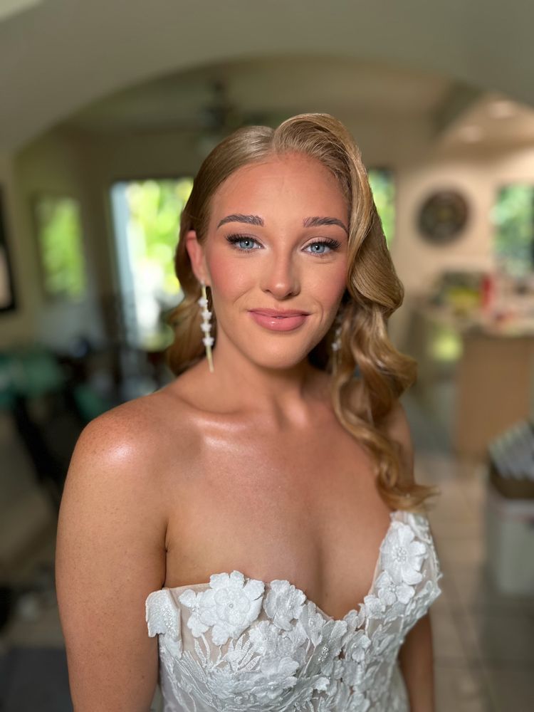 Makeup with Barbie Logo