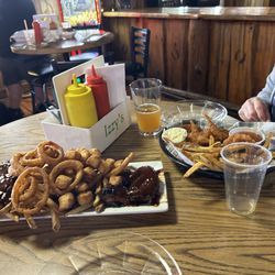 Izzy's BBQ Lounge & Grill