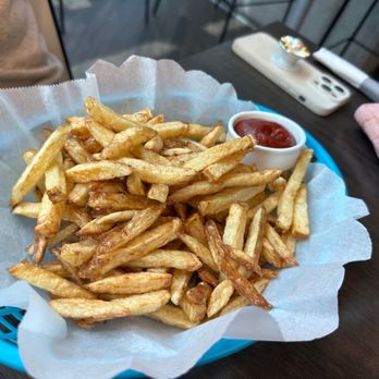 Parisco Cafe - a basket of french fries with ketchup - Cafes Near Me - Toronto, Ontario Parisco Cafe - a basket of french fries with ketchup - Cafes Near Me - Toronto, Ontario