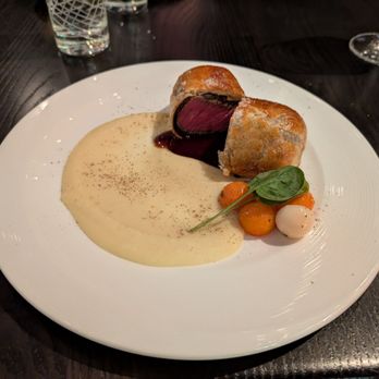 Gordon Ramsay Hell's Kitchen - Beef Wellington - Steakhouses Near Me - Stateline, Nevada Gordon Ramsay Hell's Kitchen - Beef Wellington - Steakhouses Near Me - Stateline, Nevada