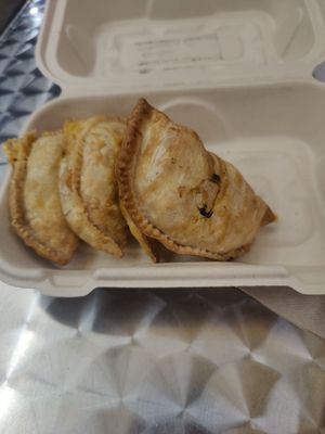 Manolo's Pizza & Empanadas by null