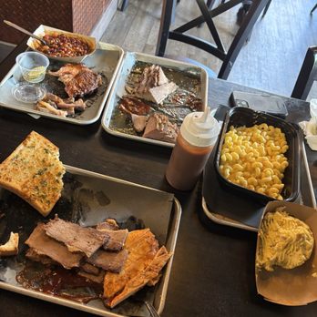 Copper Hill BBQ - 2 plate meal and 3 plate meal. Brisket ribs chicken tri tip. Side of Mac and cheese - Barbeque Near Me - Valencia, California Copper Hill BBQ - 2 plate meal and 3 plate meal. Brisket ribs chicken tri tip. Side of Mac and cheese - Barbeque Near Me - Valencia, California