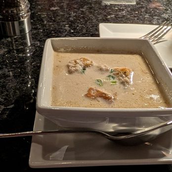 Karline's Restaurant - Bars Near Me - Redding, California