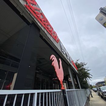 Hattie B's Hot Chicken - Birmingham - Sandwiches Near Me - Birmingham, Alabama