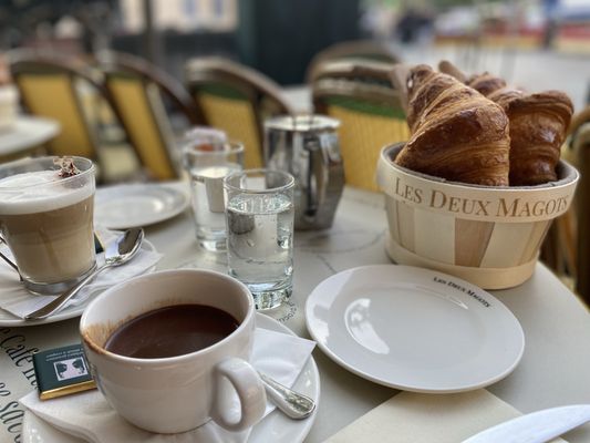 Les Deux Magots by null