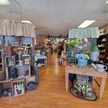 Teri's This-N-That - The front entrance to Teri's This-N-That - Home Decor Near Me - Enumclaw, Washington Teri's This-N-That - The front entrance to Teri's This-N-That - Home Decor Near Me - Enumclaw, Washington