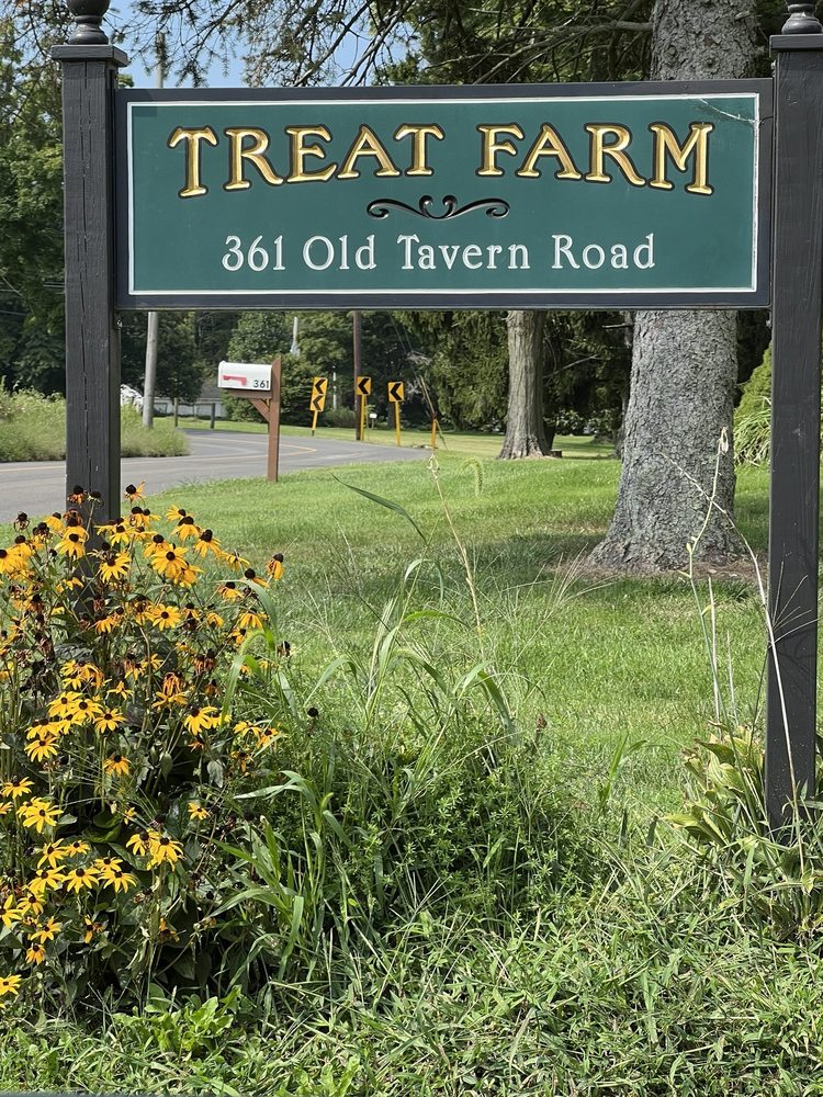 Treat Farm Logo
