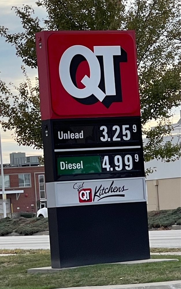 QUIKTRIP Updated July 2024 12 Photos 1401 Armour Rd, North Kansas