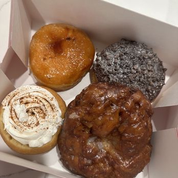 Pinkbox Doughnuts - Crème Brûlée, Canoli, Apple Fritter, Dulce De Leche - Donuts Near Me - Las Vegas, Nevada Pinkbox Doughnuts - Crème Brûlée, Canoli, Apple Fritter, Dulce De Leche - Donuts Near Me - Las Vegas, Nevada