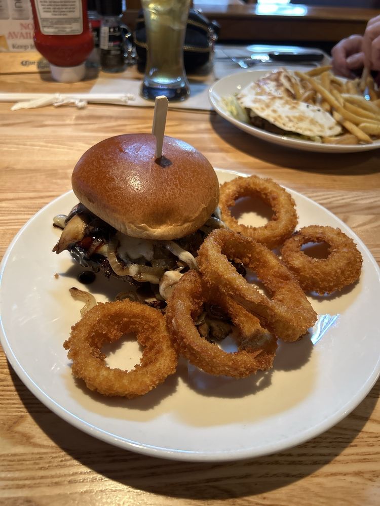 Food from Applebee's Grill + Bar