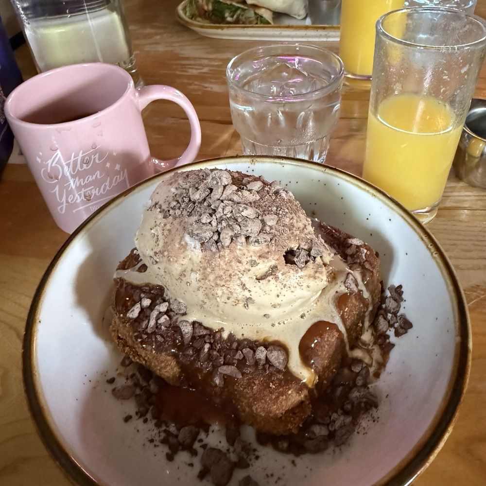 Dreamland Bar & Diner - Salted caramel mocha French toast - Breakfast & Brunch Near Me - Seattle, Washington Dreamland Bar & Diner - Salted caramel mocha French toast - Breakfast & Brunch Near Me - Seattle, Washington