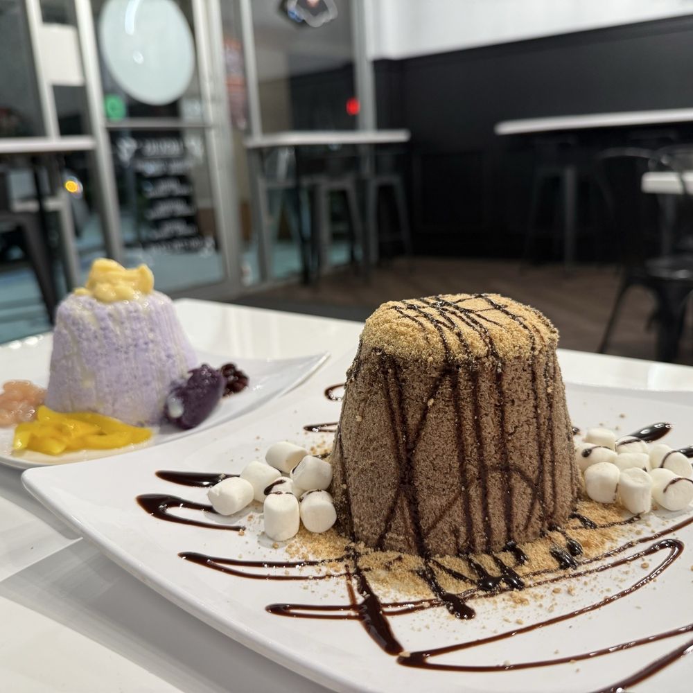 Vampire Penguin - This is the Large smore and regular halo halo dessert - Ice Cream & Frozen Yogurt Near Me - Palm Beach Gardens, Florida Vampire Penguin - This is the Large smore and regular halo halo dessert - Ice Cream & Frozen Yogurt Near Me - Palm Beach Gardens, Florida