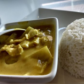 Monster Thai - Yellow curry lunch special - Thai Near Me - Sherman Oaks, California Monster Thai - Yellow curry lunch special - Thai Near Me - Sherman Oaks, California