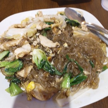 Thai Country Cafe - Pad Suki Yaki (glass noodle stir-fried with Napa, yuchoy, celery, green onion and egg) - Thai Near Me - Saint Louis, Missouri