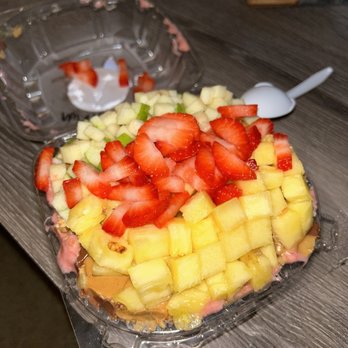 Om Bowls & Juice Bar - Strawberry and Banana Bowl - Acai Bowls Near Me - Brandon, Florida Om Bowls & Juice Bar - Strawberry and Banana Bowl - Acai Bowls Near Me - Brandon, Florida