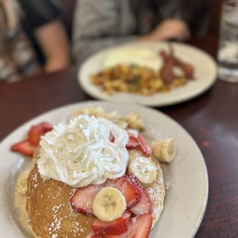 Los Altos Breakfast Lunch - Tres Leche pancake - New American Near Me - Sparks, Nevada