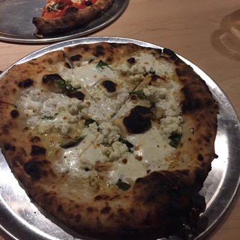 Anello - Bianca pizza - Pizza Near Me - Tucson, Arizona