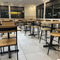 Wendy's - Dining area