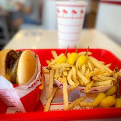 In-N-Out Burger - DD / Fries / Drink