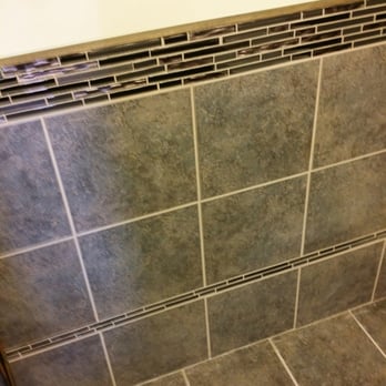 Wild Chinook Inn - Nicely tiled bathroom - Hotels Near Me - Gold Beach, Oregon Wild Chinook Inn - Nicely tiled bathroom - Hotels Near Me - Gold Beach, Oregon