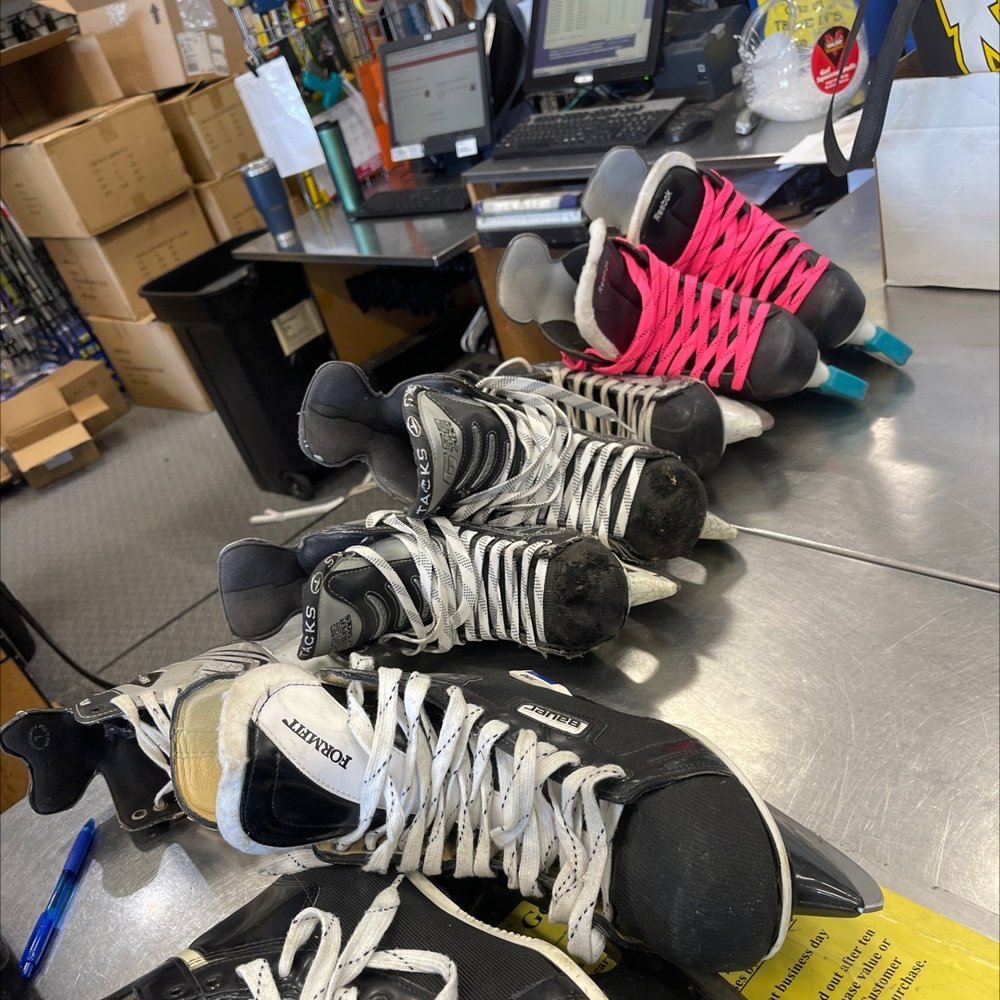 PLAY IT AGAIN SPORTS Updated October 2024 16 Photos