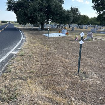 Weir Community Cemetery - Edge of the road - Funeral Services & Cemeteries Near Me - Georgetown, Texas