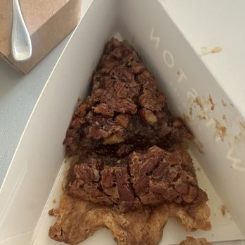 Winston Pies - Looks like it's been sitting out and it was tiny for $10! - Desserts Near Me - Los Angeles, California Winston Pies - Looks like it's been sitting out and it was tiny for $10! - Desserts Near Me - Los Angeles, California