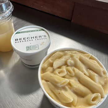 Beecher's Handmade Cheese - Mac & Cheese - Cheese Shops Near Me - Seattle, Washington