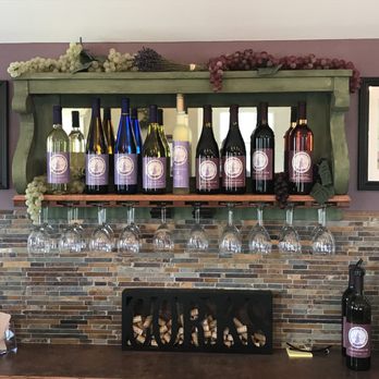 Purple Wolf Vineyard - Wine Tasting Room Near Me - Harrisonburg, Virginia