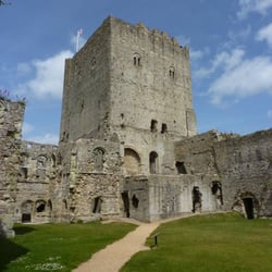 Portchester Castle - View of the keep from the castle courtyard