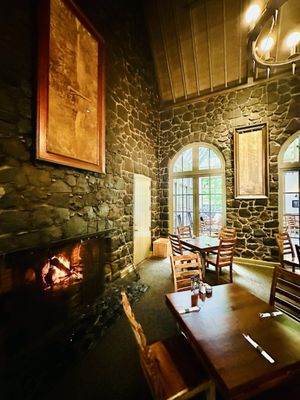 Multnomah Falls Lodge by null
