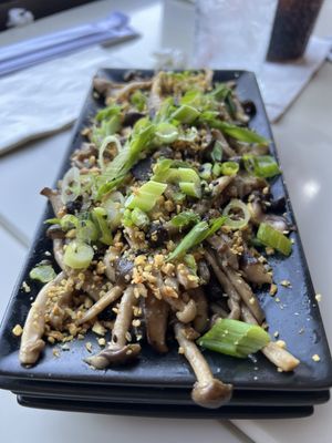 Shokku Ramen by null