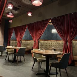 The dessert room! The dessert room!
