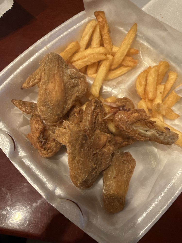Shark's Fish and Chicken Logo