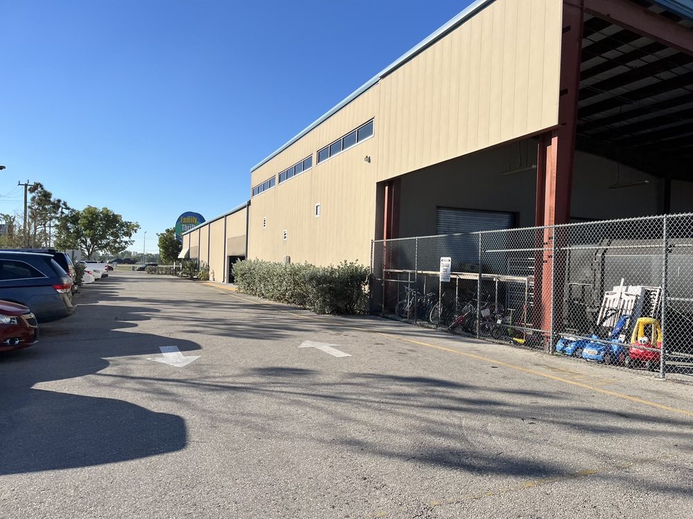 FAMILY THRIFT CENTER Updated October 2024 13 Photos & 33 Reviews