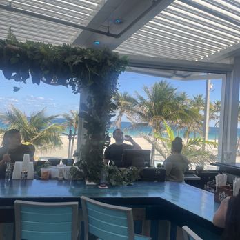 Bo's Beach - Bars Near Me - Fort Lauderdale, Florida